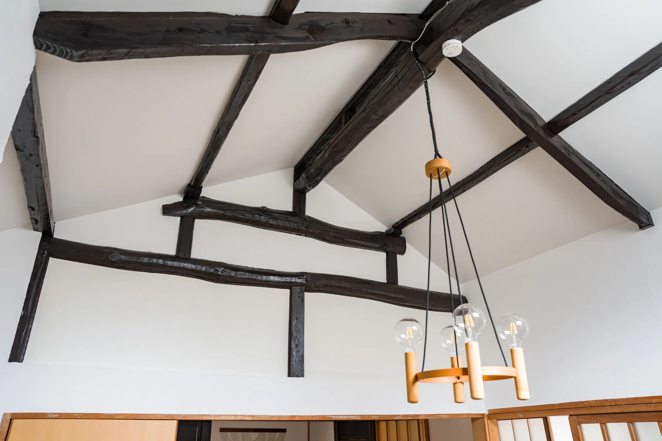 Ryo ceiling beams